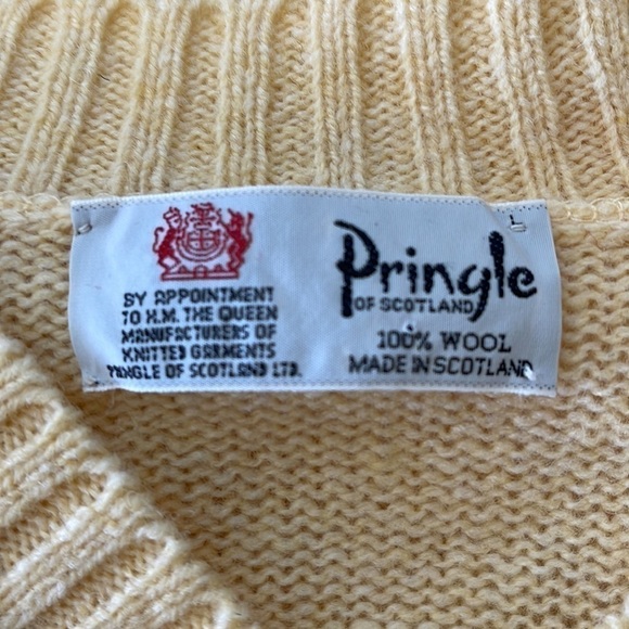 Vintage women’s yellow Pringle 100% wool sweater - NWT - size large - Picture 4 of 6